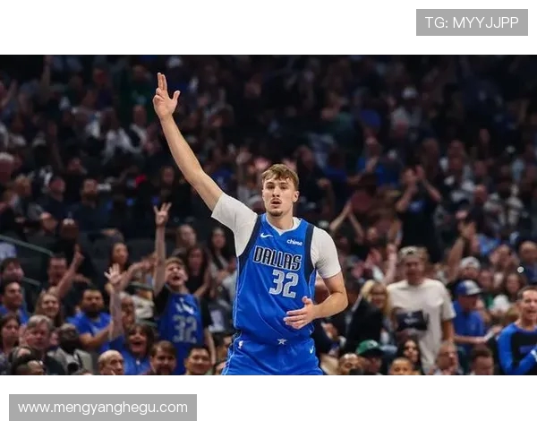 穆迪三分雨下32分闪耀全场张佳玮称赞首发组合攻势如虹 穆迪三分雨下32分闪耀全场张佳玮称赞首发组合攻势如虹